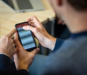 Mobil, im Büro und weltweit: Mit topfact haben Anwender sicheren Zugriff auf Dokumente, Unterlagen und Verträge